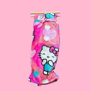 Hello Kitty Sanrio pink heart printed fuzzy throw blanket (NWT)